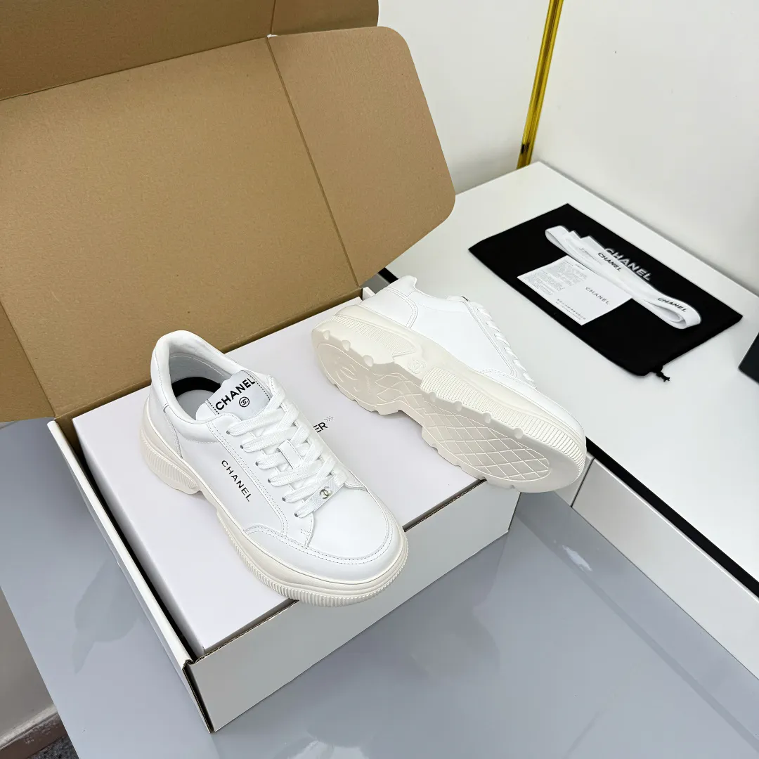 👟👟Ex-factory price 620👟👟 Chanel bread shoes ~ original calfskin panda shoes Chanel 25C latest hot style panda black and white sports shoes casual sneakers Xiaoxiang hot item classic black and white panda color coco girls must pay Fabric: original custom mixed sheepskin lining: original imported breathable mesh lining outsole: Original molded rubber + TPU combination Size: Women's 35-41